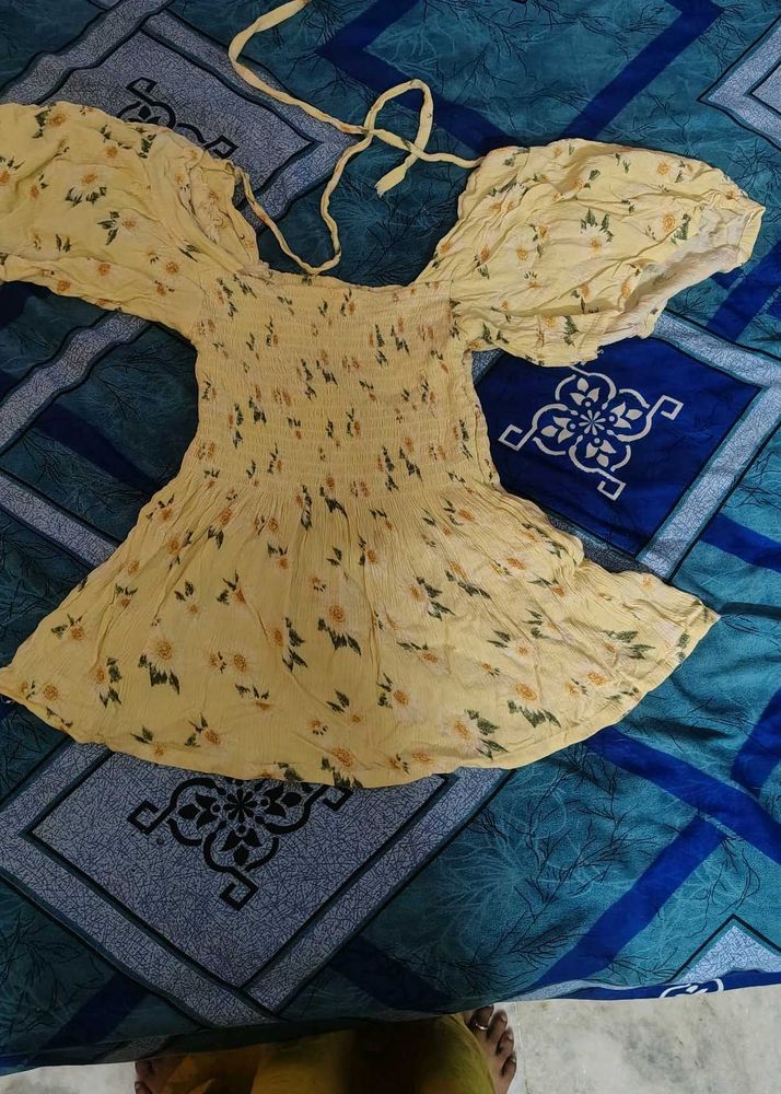 Light Yellow Cinched Top