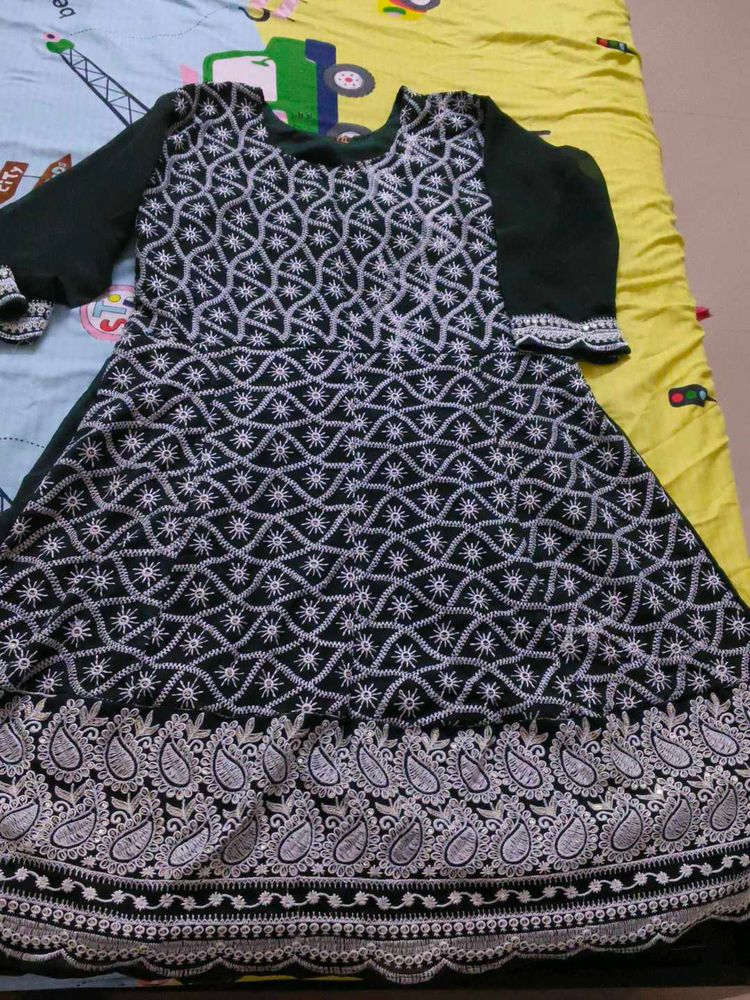 Elegant Embroidered Kurta