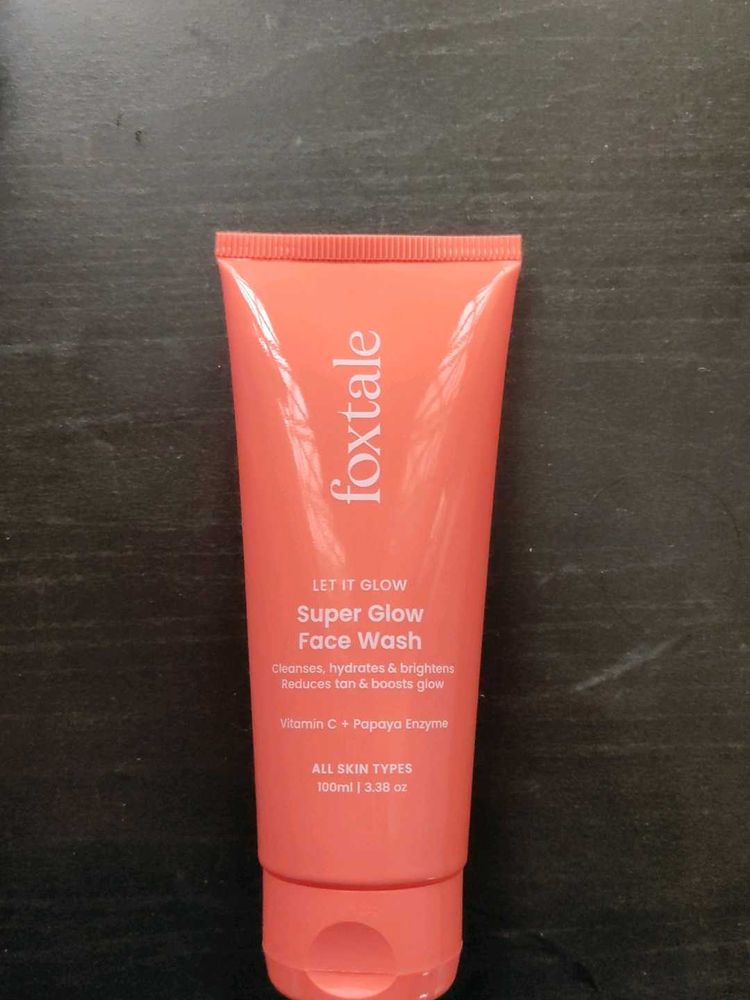 Foxtale Super Glow Face Wash