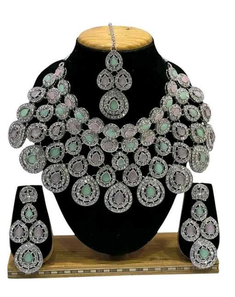 Trendy Jewellery Set