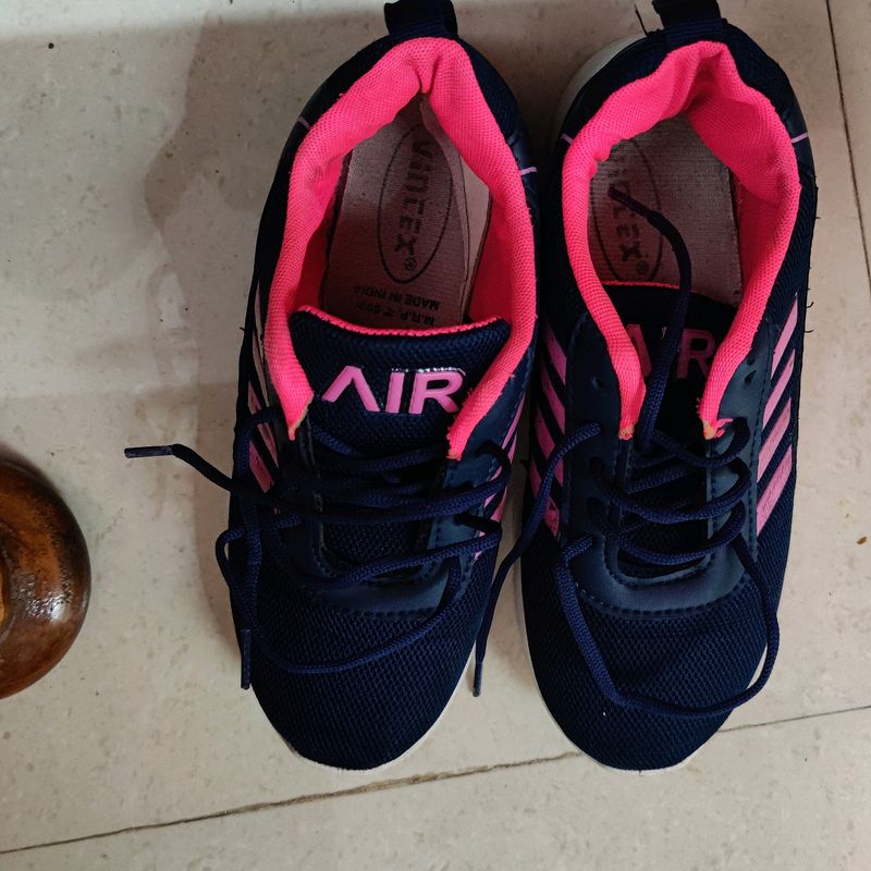 Sports Shoes