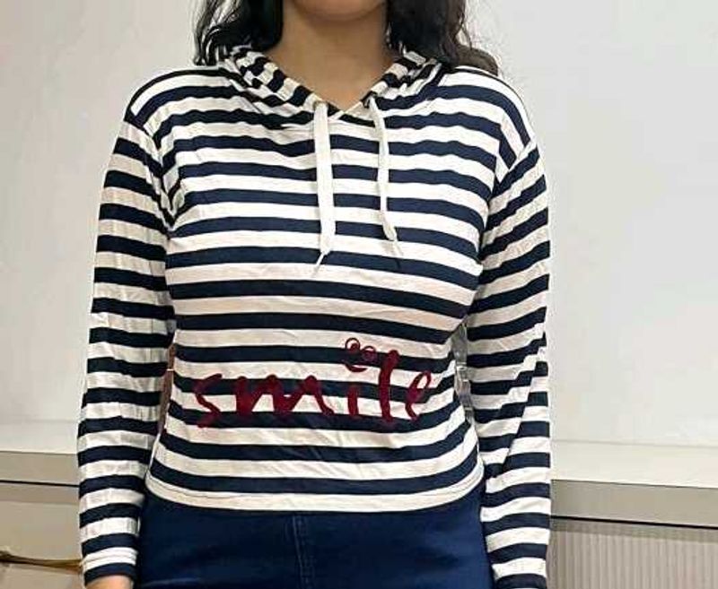 Striped Cropped Hoodie – Full Sleeves &amp; Trendy Fit