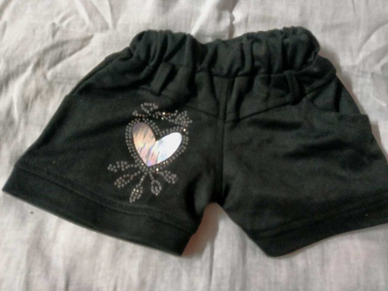 Cute Girls&#39; Black Shorts