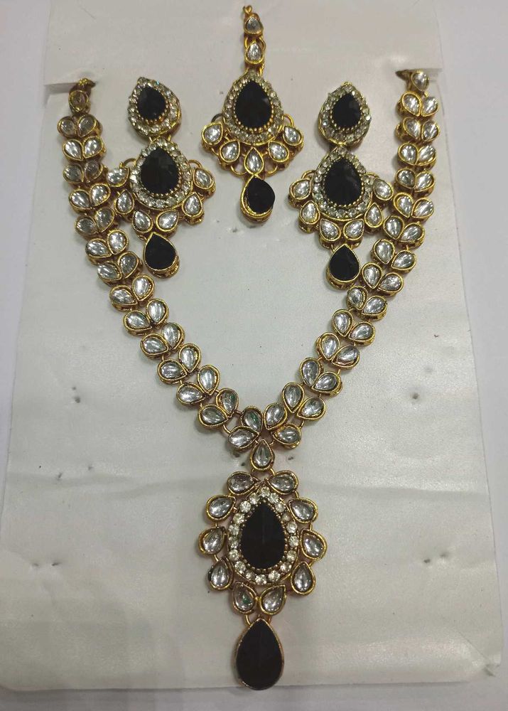 Beautiful Black Jewellery Set