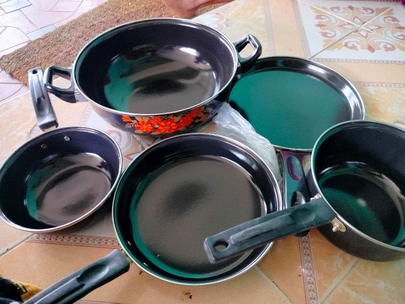🆕Combo Of 5 Pcs Set AR(roma) Nonstik cast iron