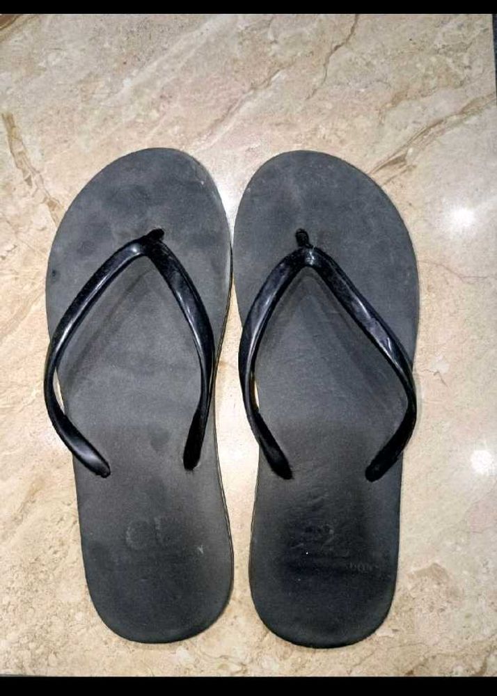 Carlton London Slippers