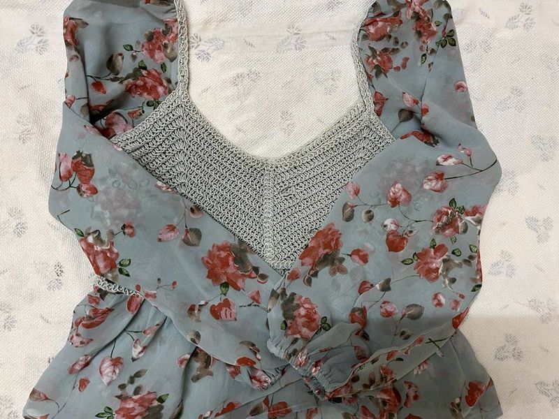 crochet full sleeves floral top