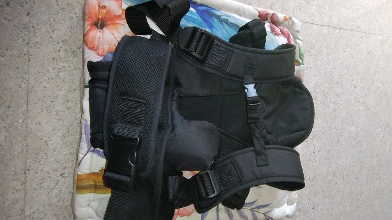 Infantino Carrier - Black