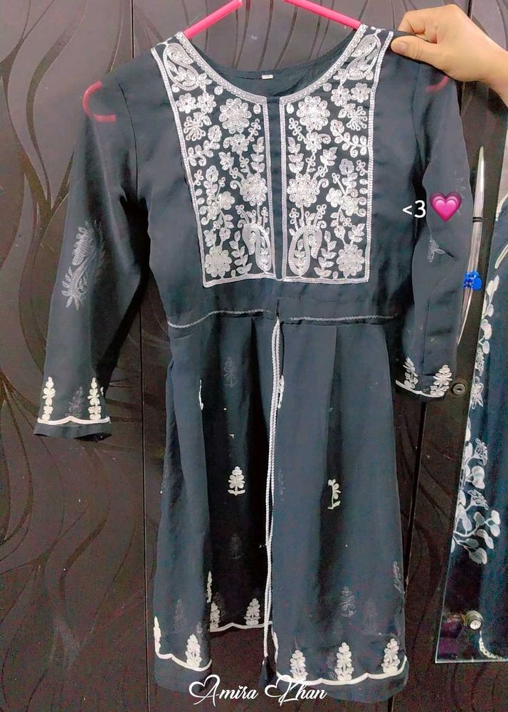 Very Beautiful Black Colour Top For Women