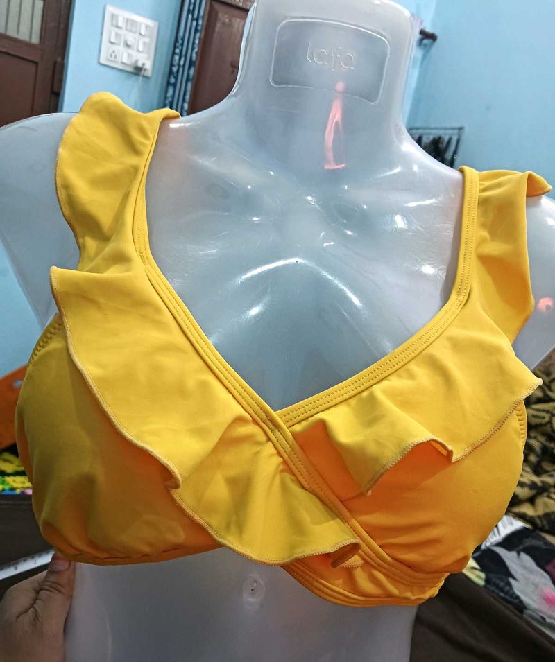 Yellow 🖤Ruffle 30B Bikini Top