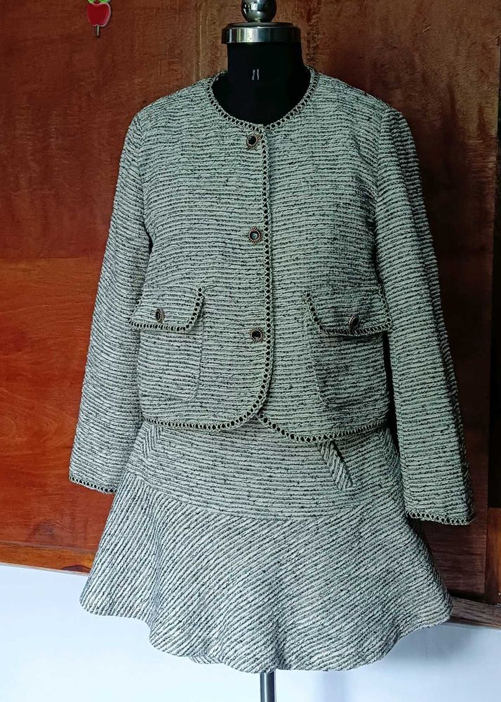 Chic Tweed Skirt Suit
