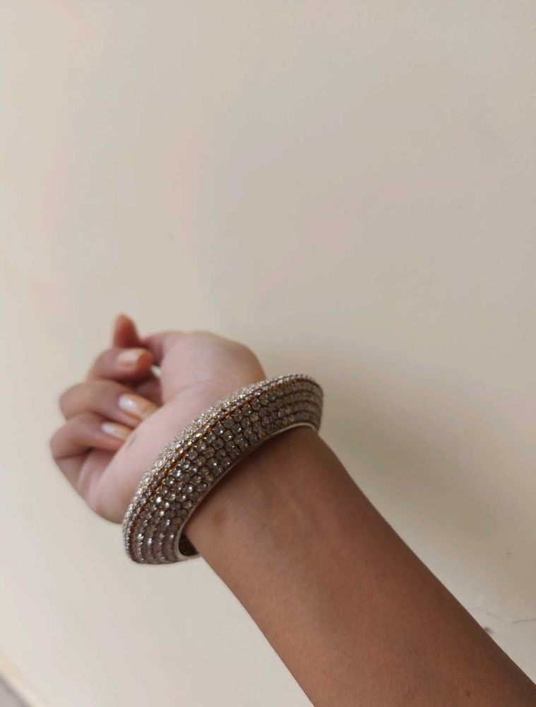 Sparkling Single Bangle Bracelet