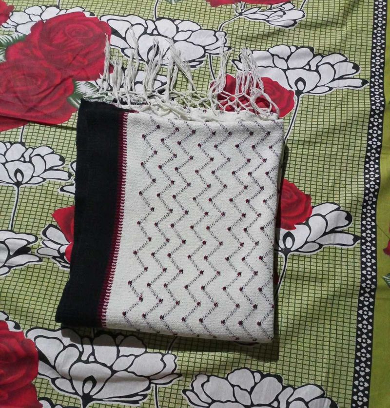 women winter wear stole