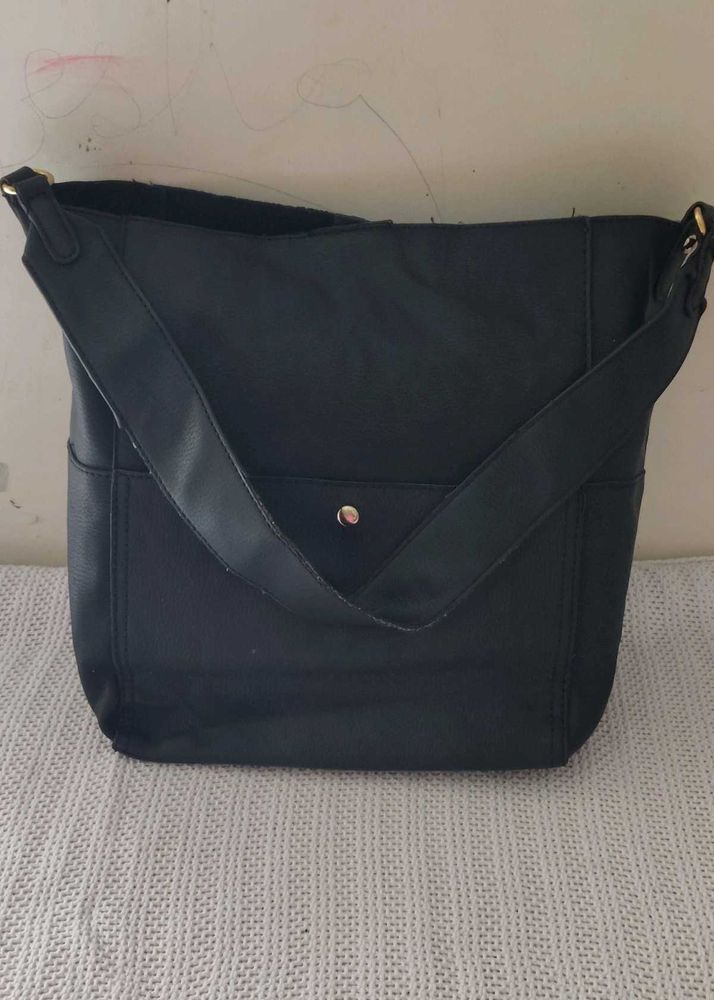 BLACK TOTE BAG