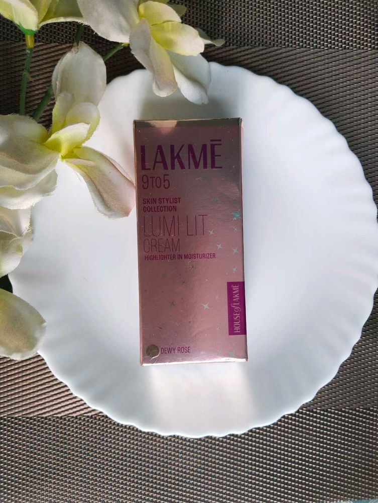 Lakme Lumi Lit Cream