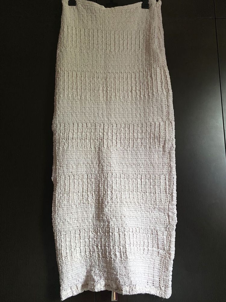 🦢ZARA Textured White Knit Skirt🤍