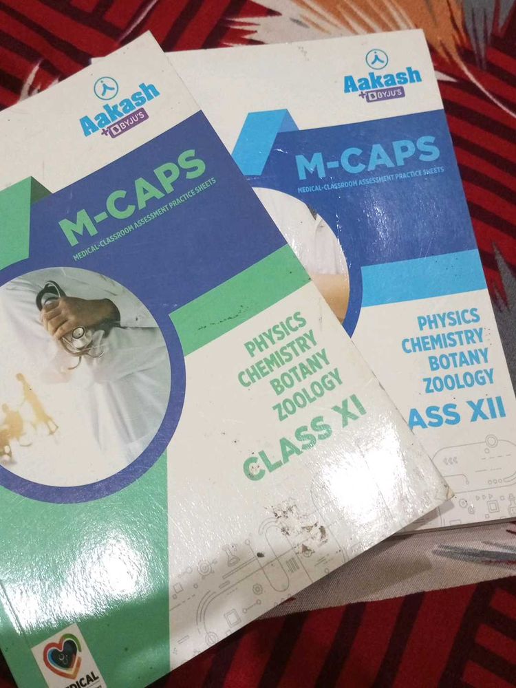 Aakash M-CAPS Class XI &amp; XII