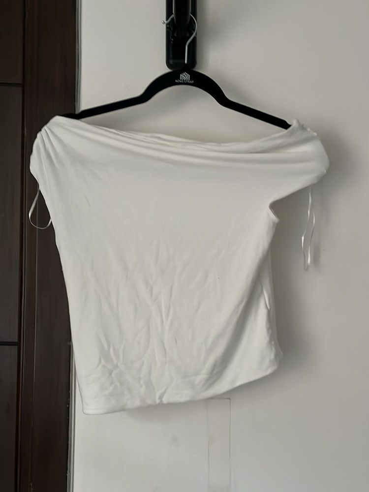 H&amp;M White Off-Shoulder Top