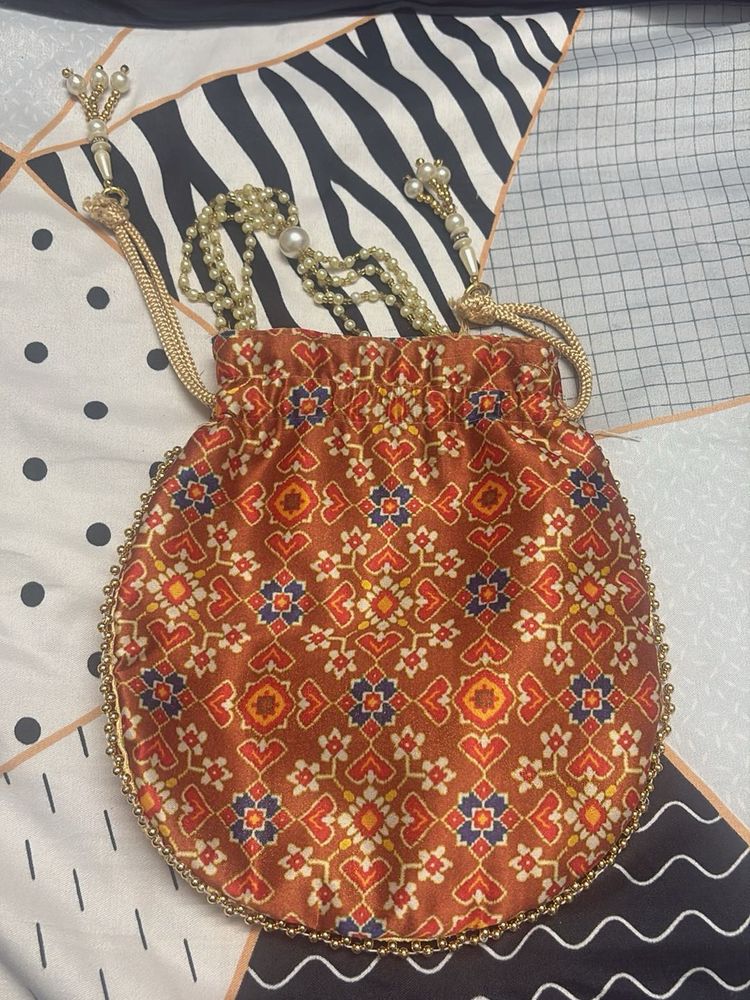 Orange Batua