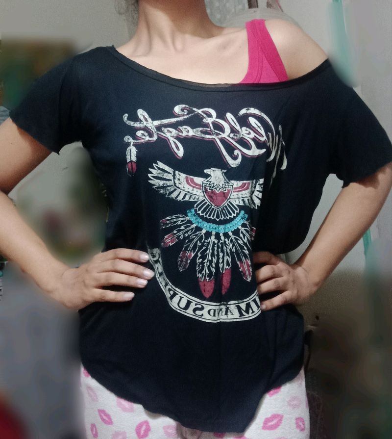 🎀SALE Tshirt Top Broad Neck