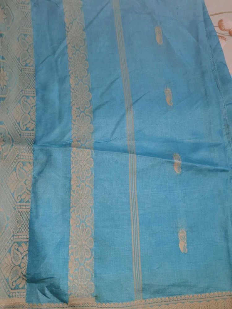 i am selling never wear saree
