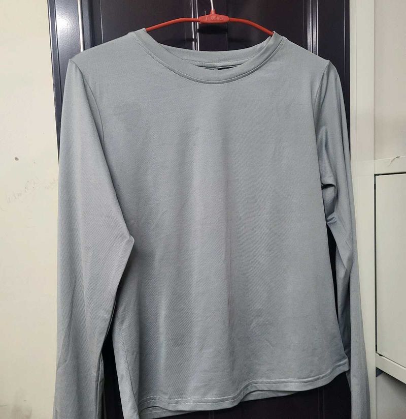 fitted full sleeves top