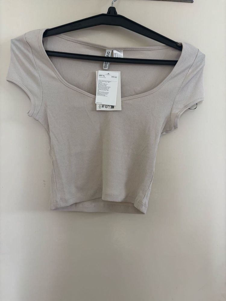 H&amp;M SWEETNECK DETAILED TOP