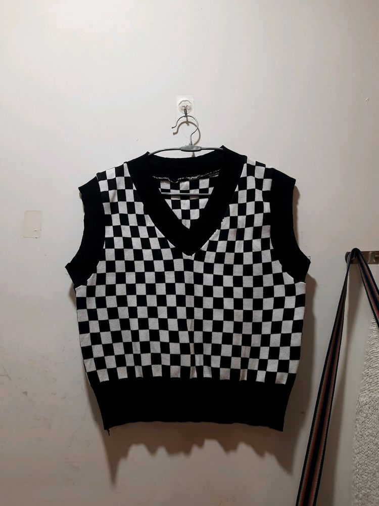 Black&amp;White Checkered Vest Sweater
