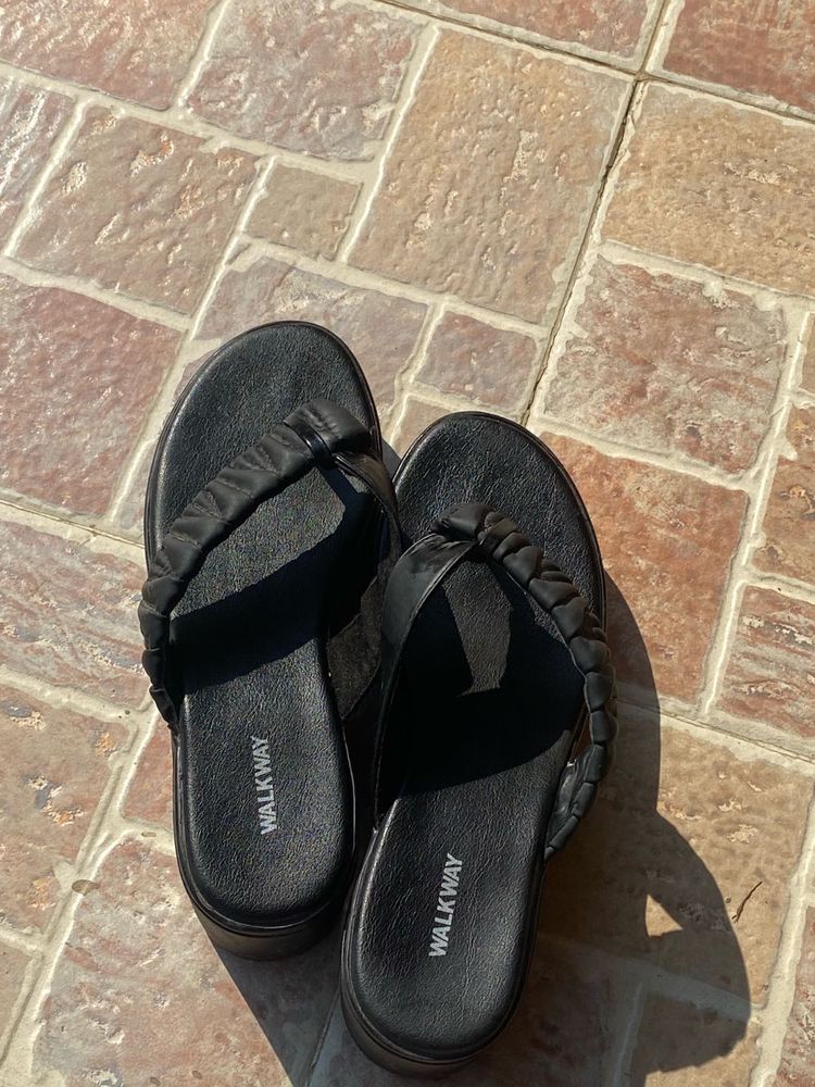 Walkway Black Platform Sandals