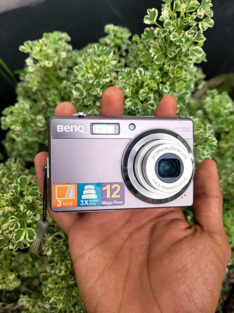 BENQ DC-E1230 Digital Camera
