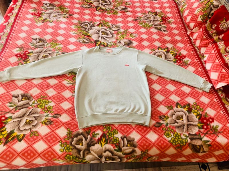Like New Levi’s Sweatshirt