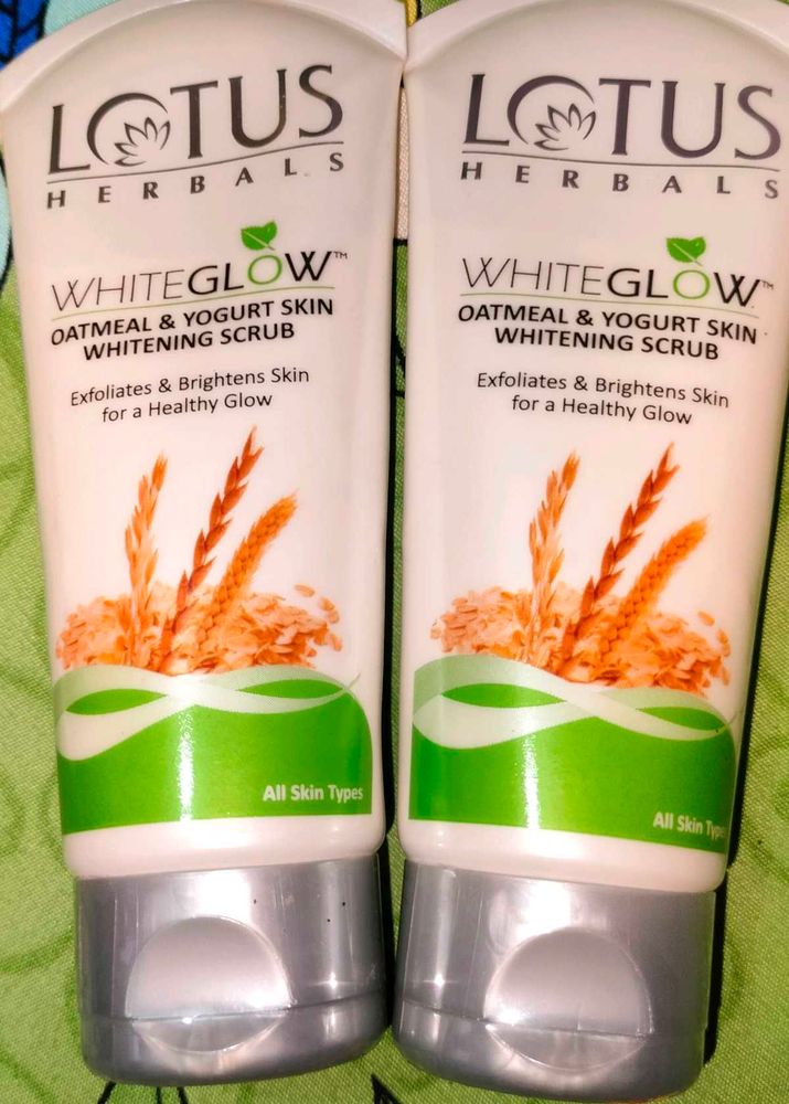 Lotus Herbals WhiteGlow Scrub