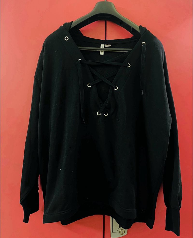H&amp;M Black Sweatshirt