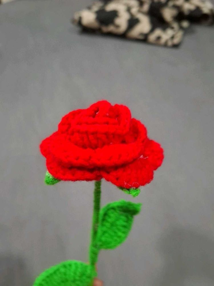 Crochet Red 7 rose bouque