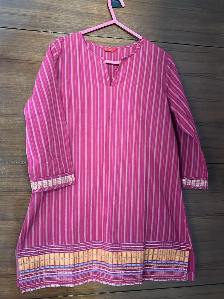 Thick cotton top from W