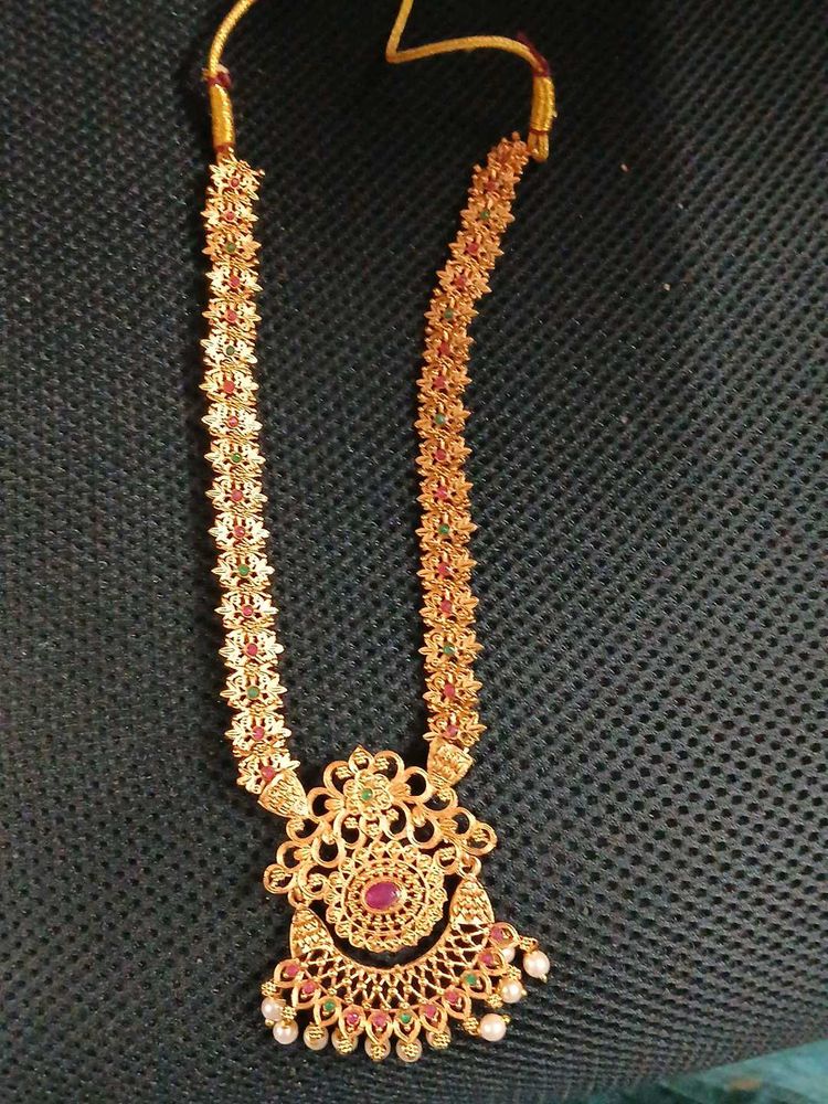 Elegant Gold-toned Necklace