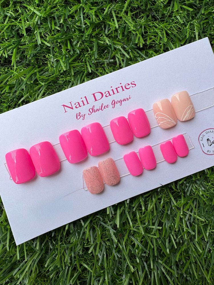 Press-On Nail Set