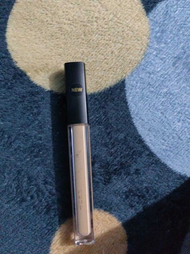 Facescanada Light Weight Concealer