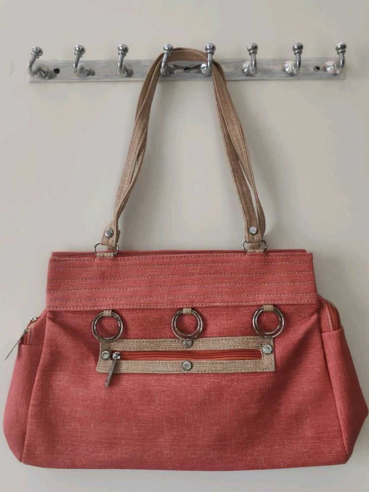 Stylish Handbag With 5 Zipper Compartments
