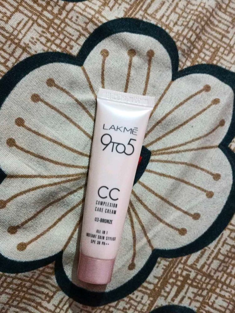Combo Of Hairclip,Lakme,Fair&amp; Lovely