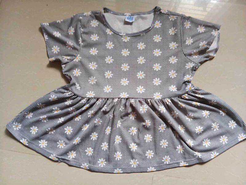Daisy Print Ruffle Top