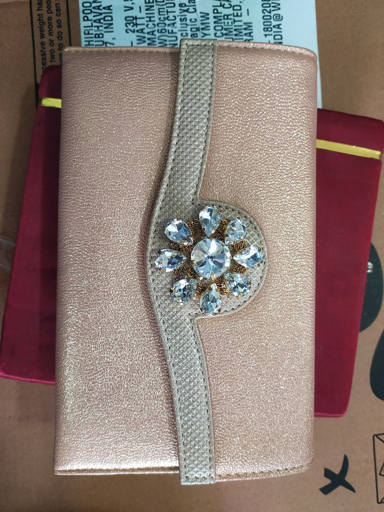 New Hand Clutch 2 In 1 From Much More