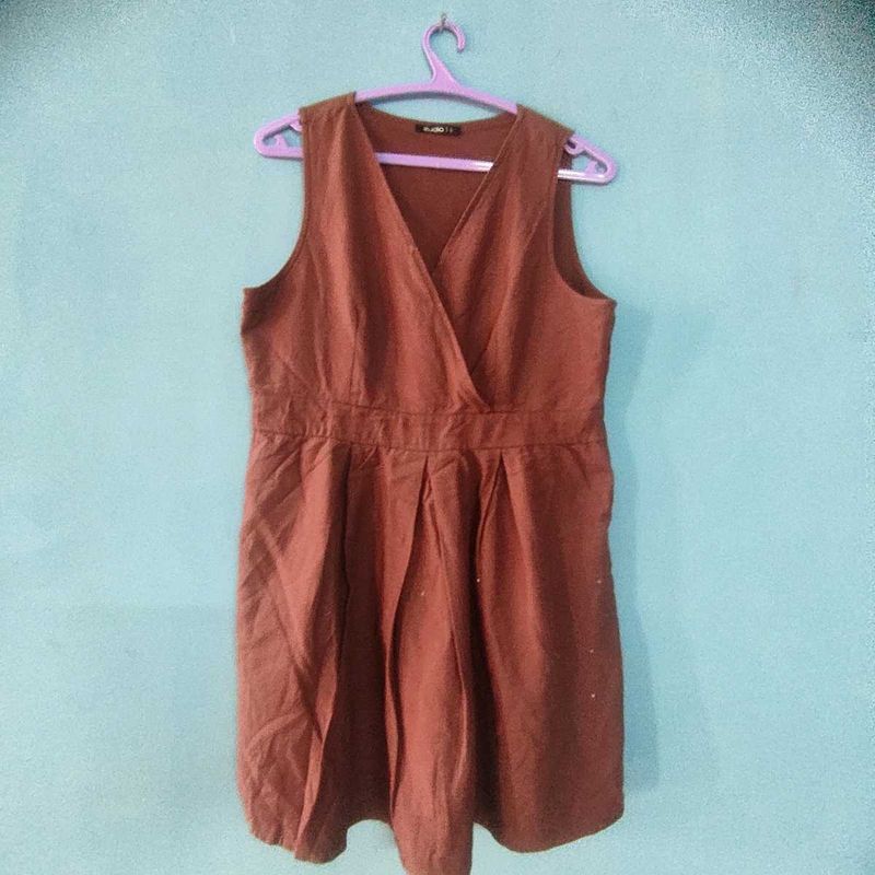 Brown Sleeveless Casual Dress