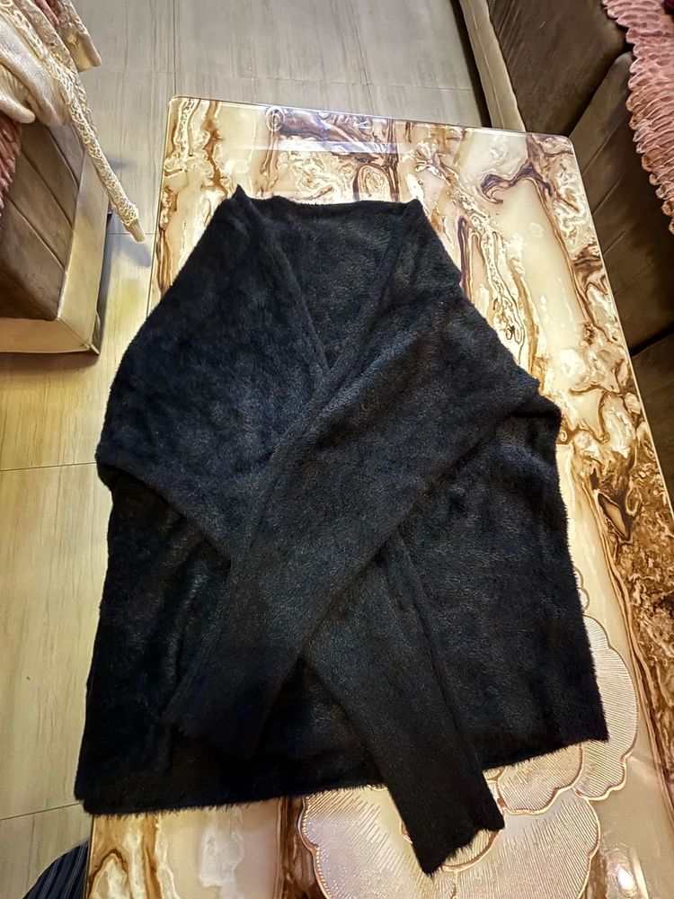 Cozy Z Black New without Tag Sweater