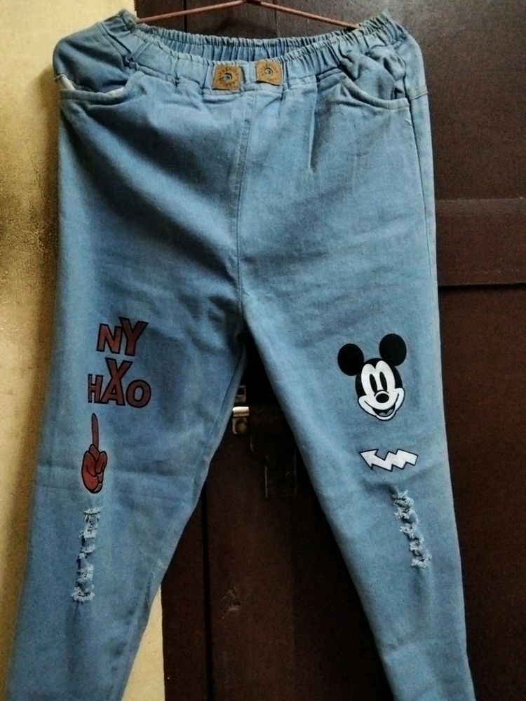 size 28... small scratches on both sides...