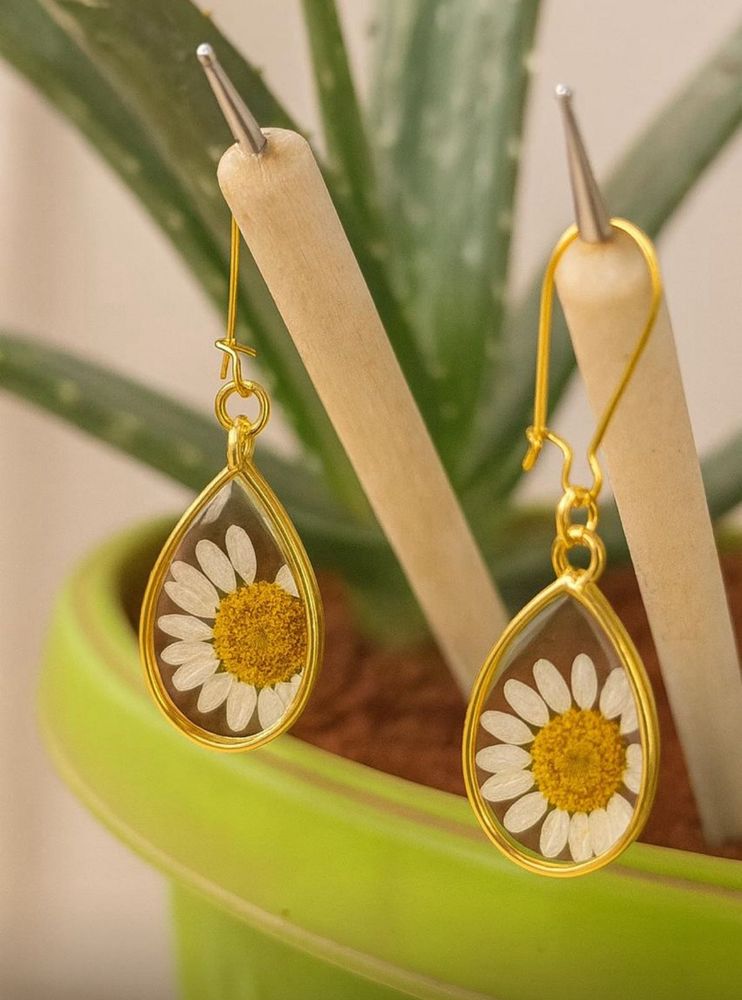 Daisy Drop Earrings