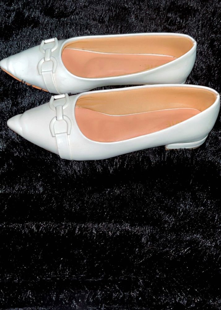 🌸Elegant White Pointed Toe Flats🌸