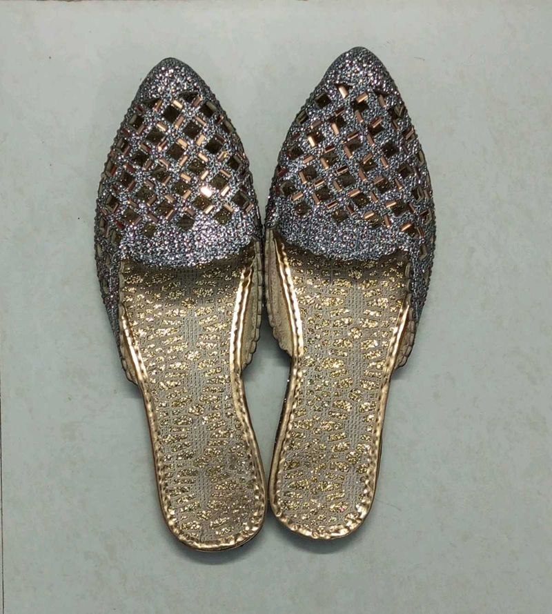 Ethnic Glitter Jutti For Women✨