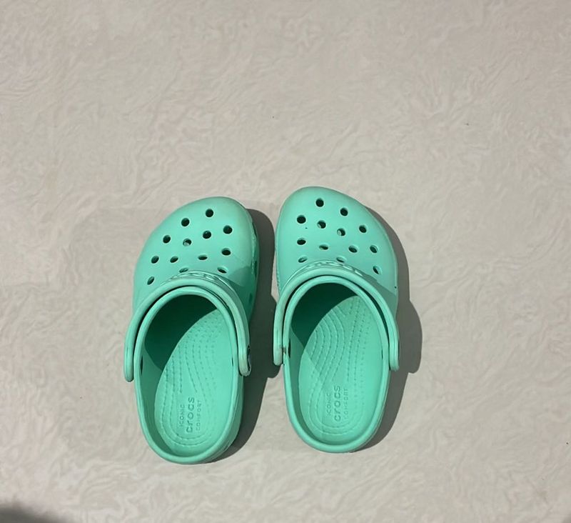 Crocs - Mint Green - Size C9