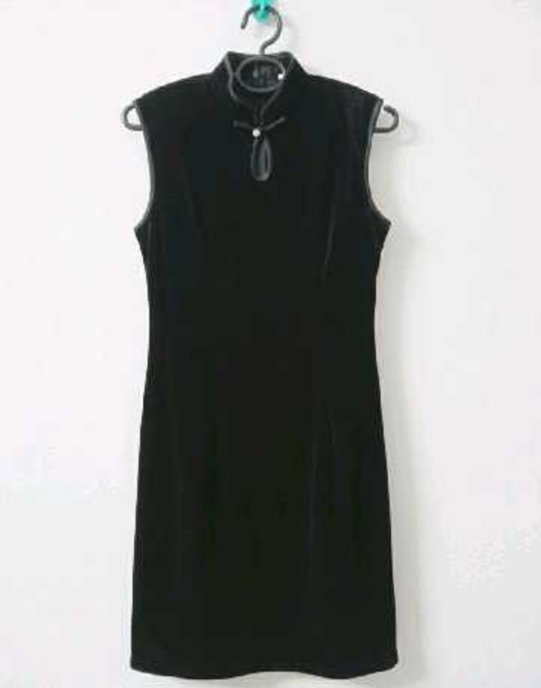 Elegant Black Velvet Cheongsam Dress